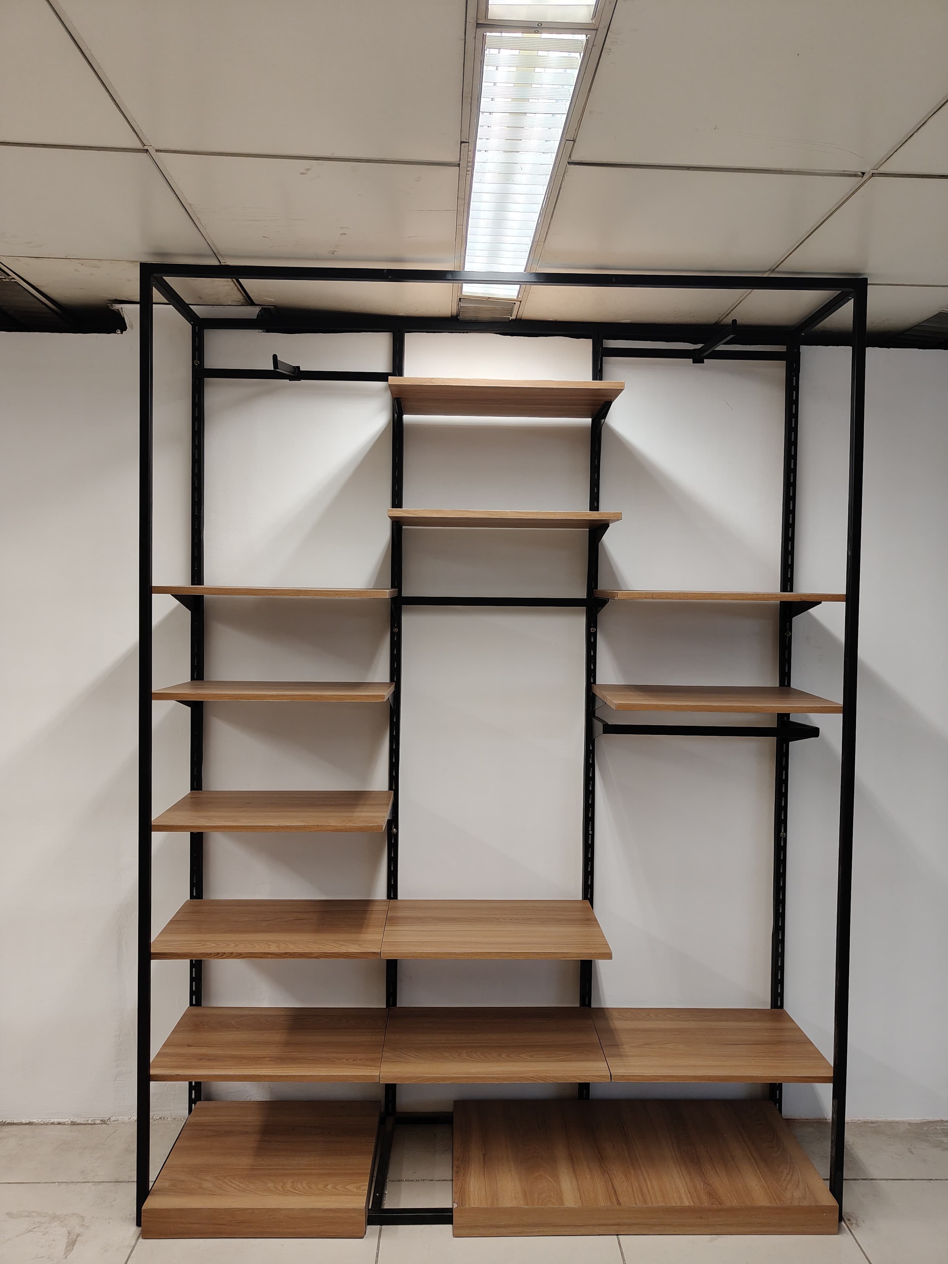 Garment Showroom Display Rack